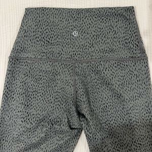 Lululemon align leggings Size 4 green/black printed